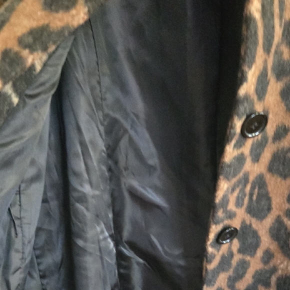 Centigrade Women's Brown and Black Leopard Coat. - Picture 7 of 9